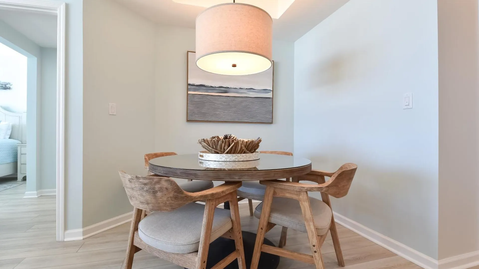 דסטין Silver Beach Towers W902