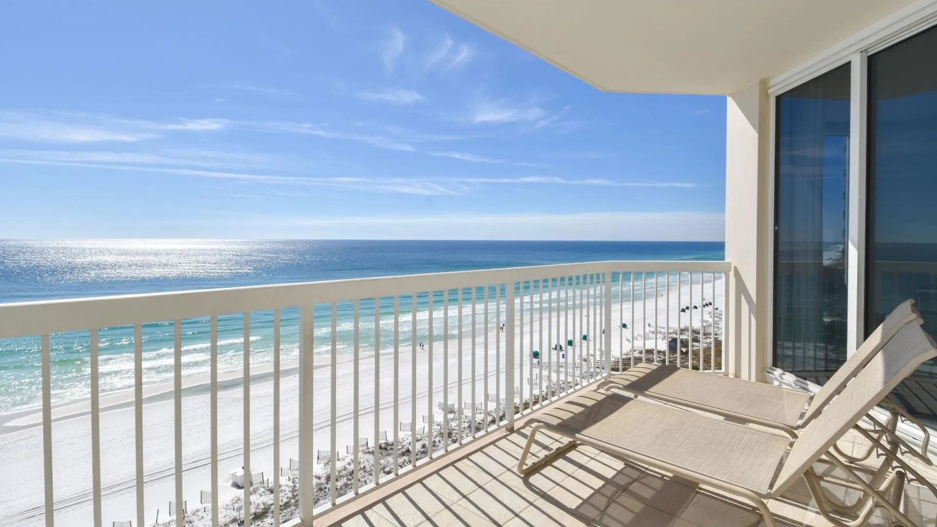 דסטין Silver Beach Towers W902